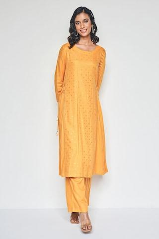 yellow print ethnic 3/4th sleeves round neck women regular fit kurta pant set