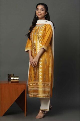 yellow print ethnic 3/4th sleeves round neck women regular fit kurta sets