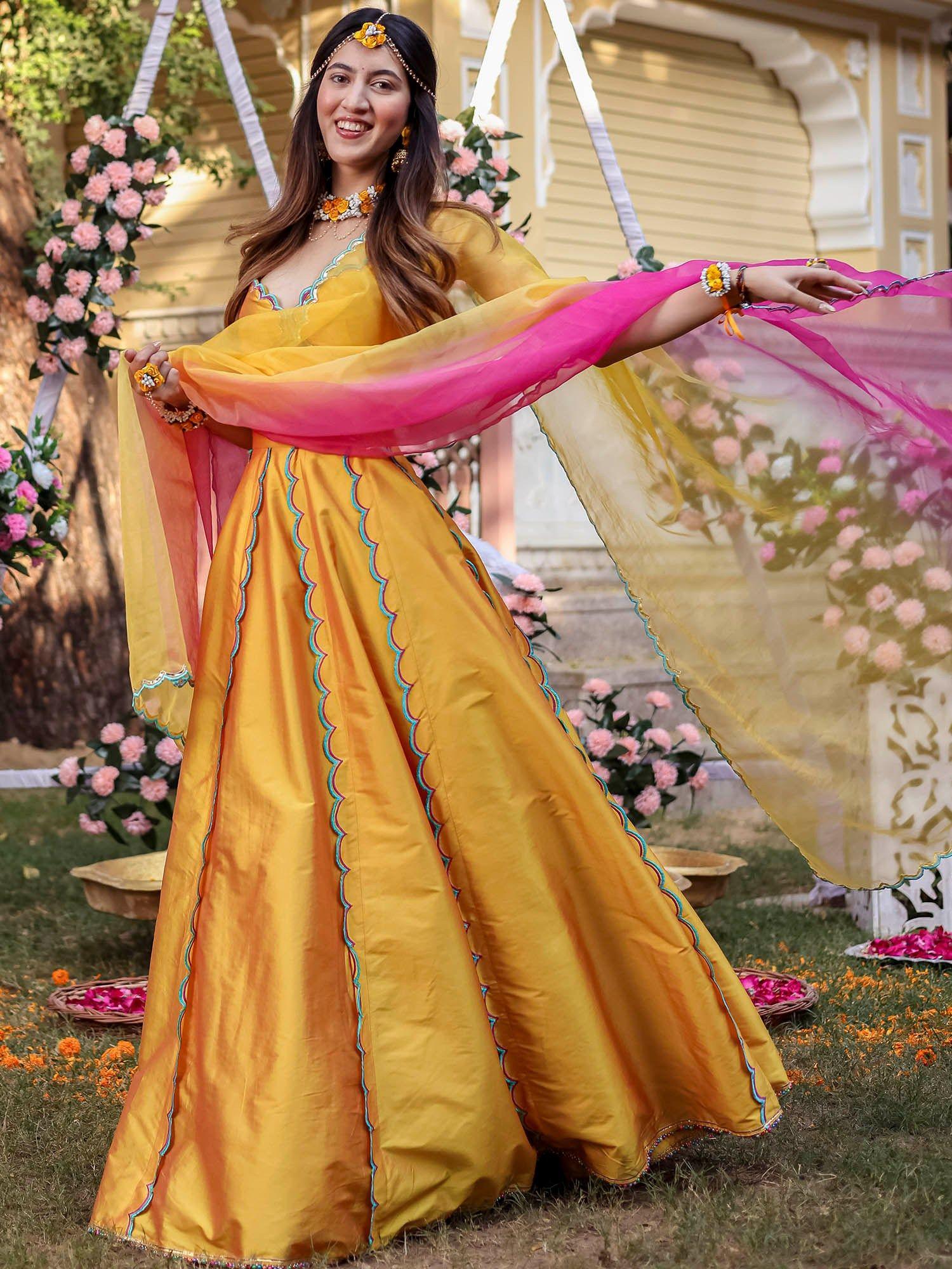 yellow scallop lehenga (set of 3)