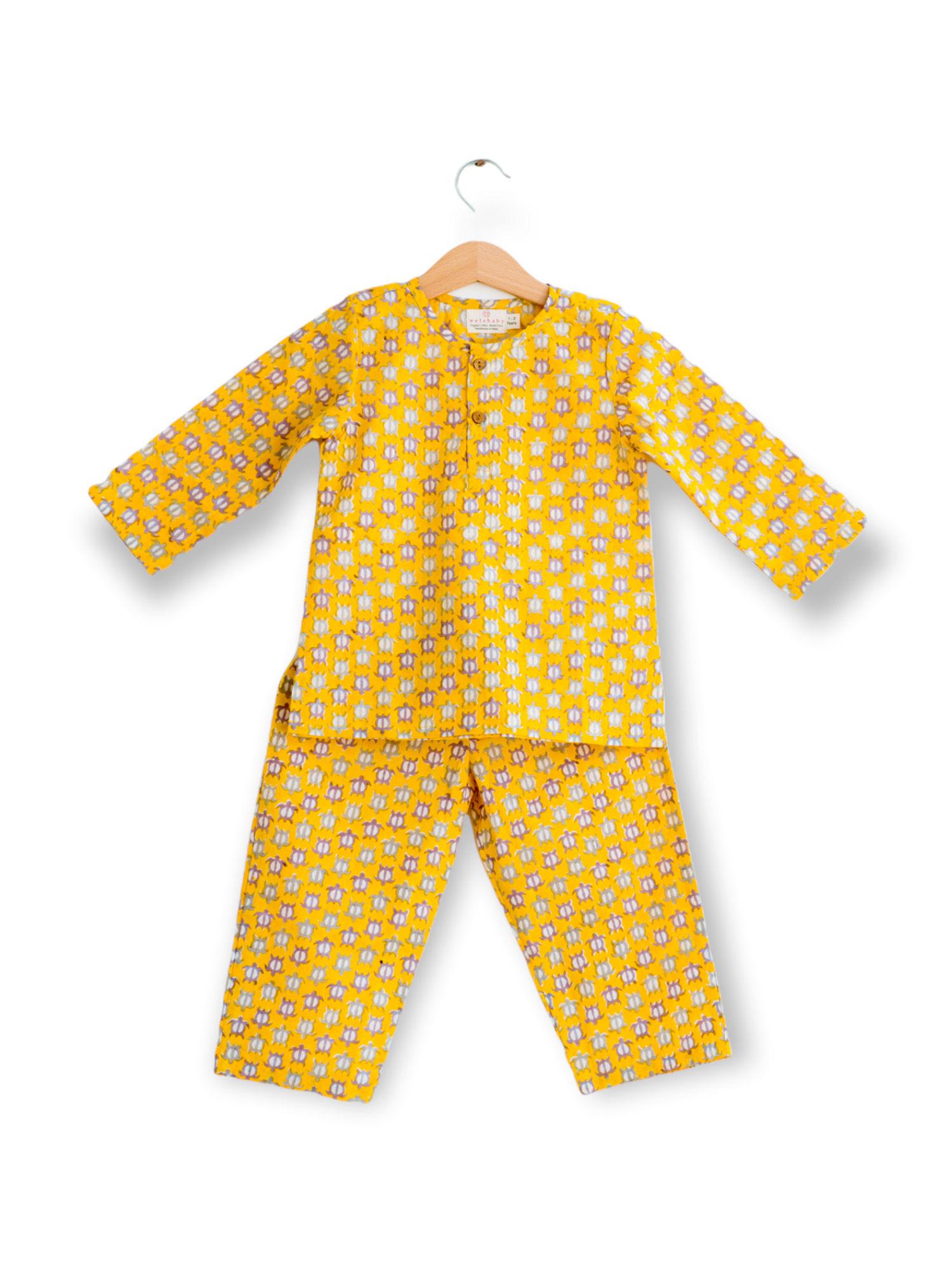 yellow turtles organic cotton pyjama set (set of 2)