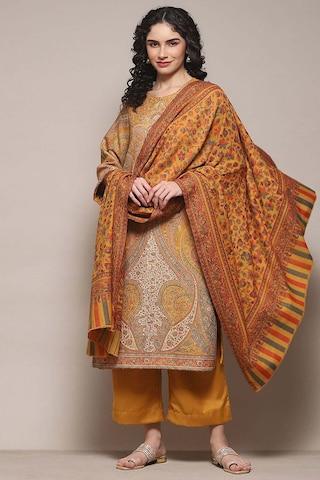 yellow yarn dyed polyester dupattas