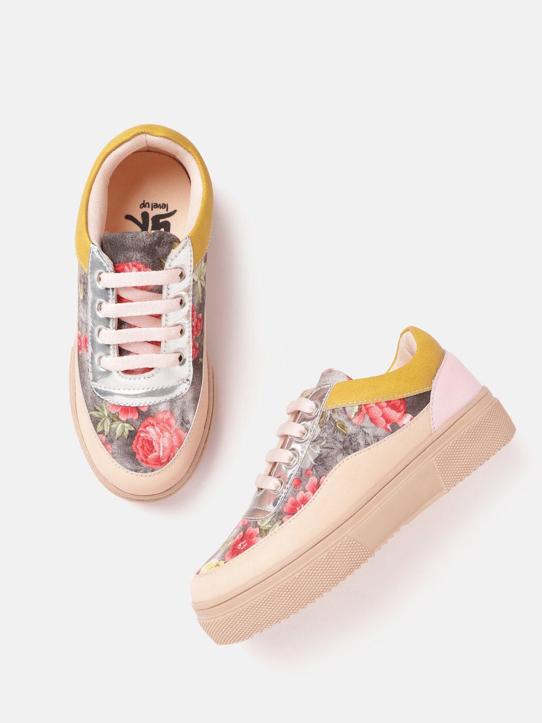yk girls peach-coloured & brown floral print sneakers