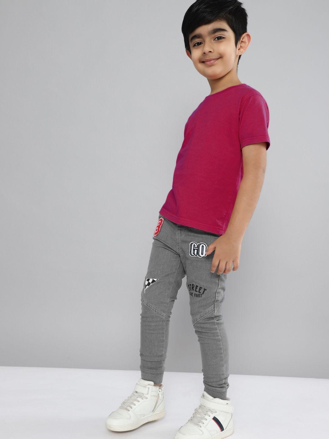 yk boys charcoal grey regular fit solid denim jogg trousers with applique detail