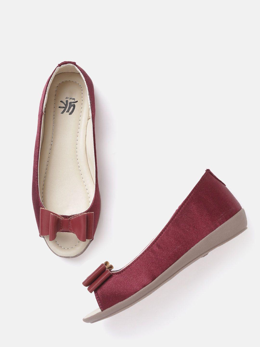 yk girls maroon solid peep toe ballerinas with bows detail