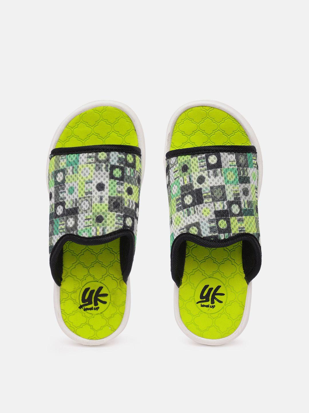 yk unisex kids fluorescent green & white geometric print sliders