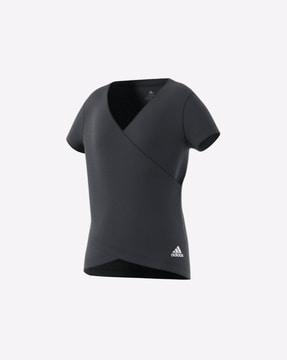 yoga v-neck t-shirt