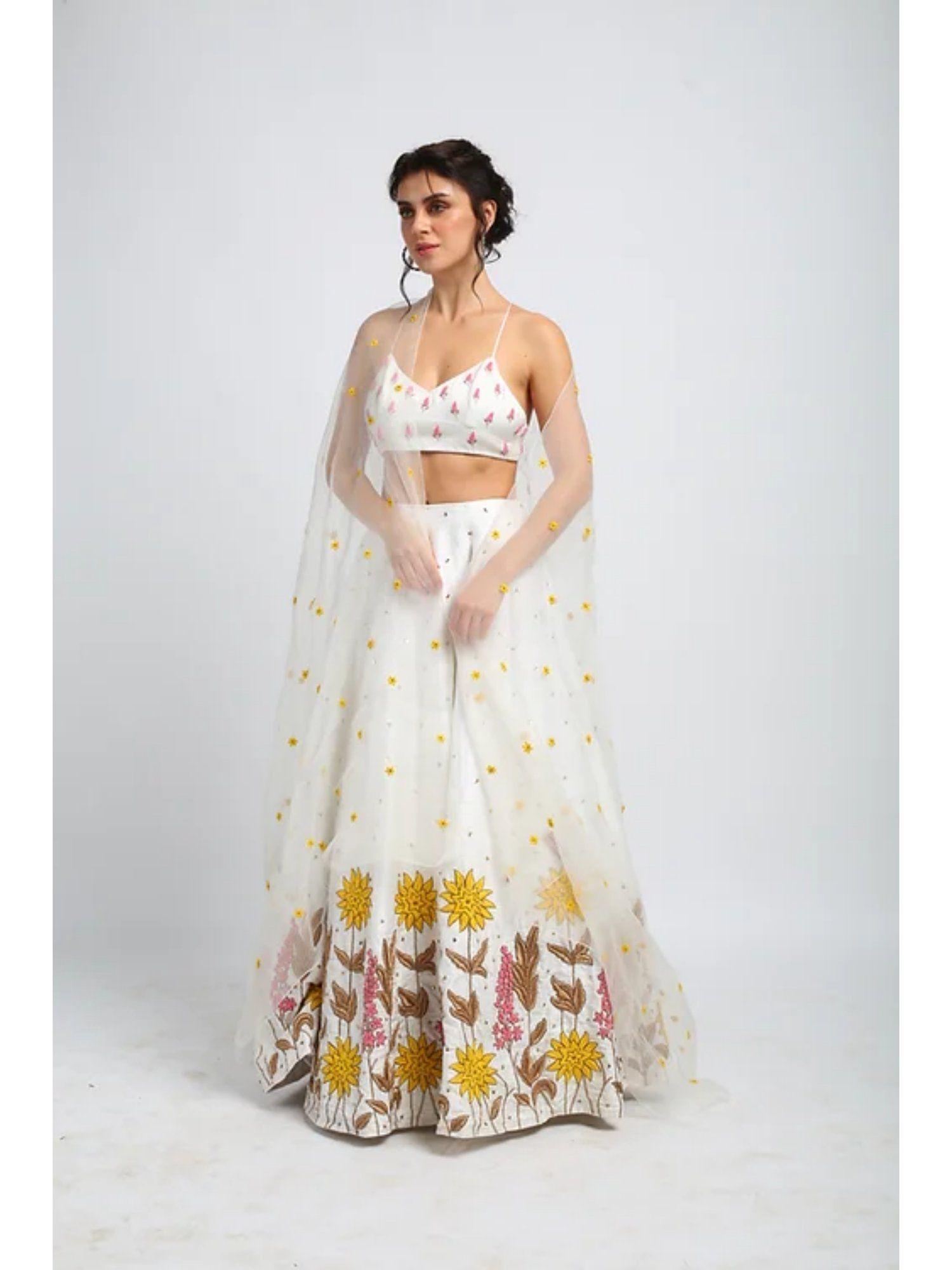 young love white lehenga (set of 3)