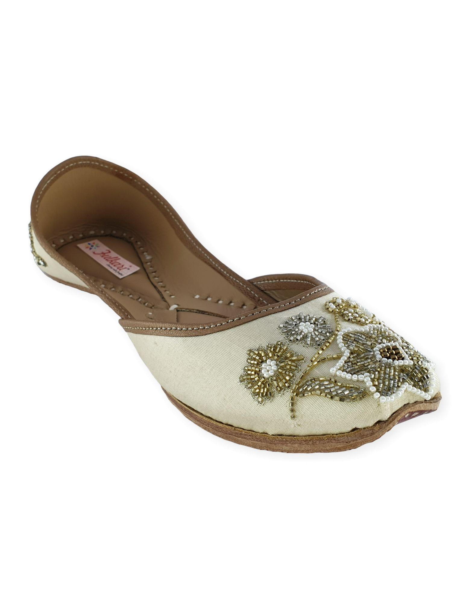 zinnia beige gold leather juttis