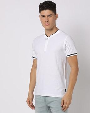 zippered henley neck t-shirt