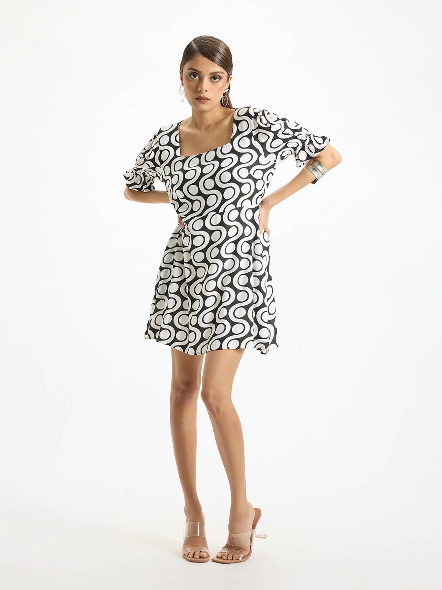 zoe flowy viscose whimsical dress with pockets