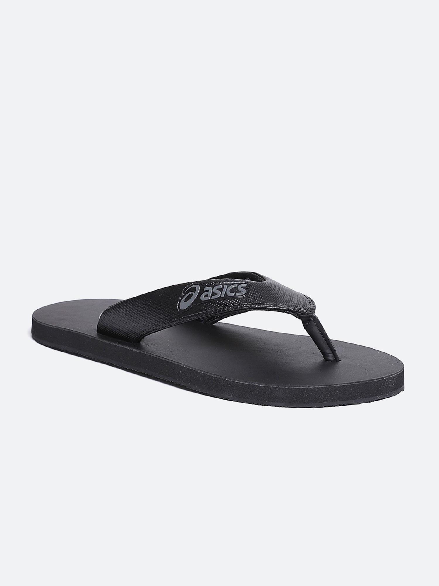 zorian as black flipflops