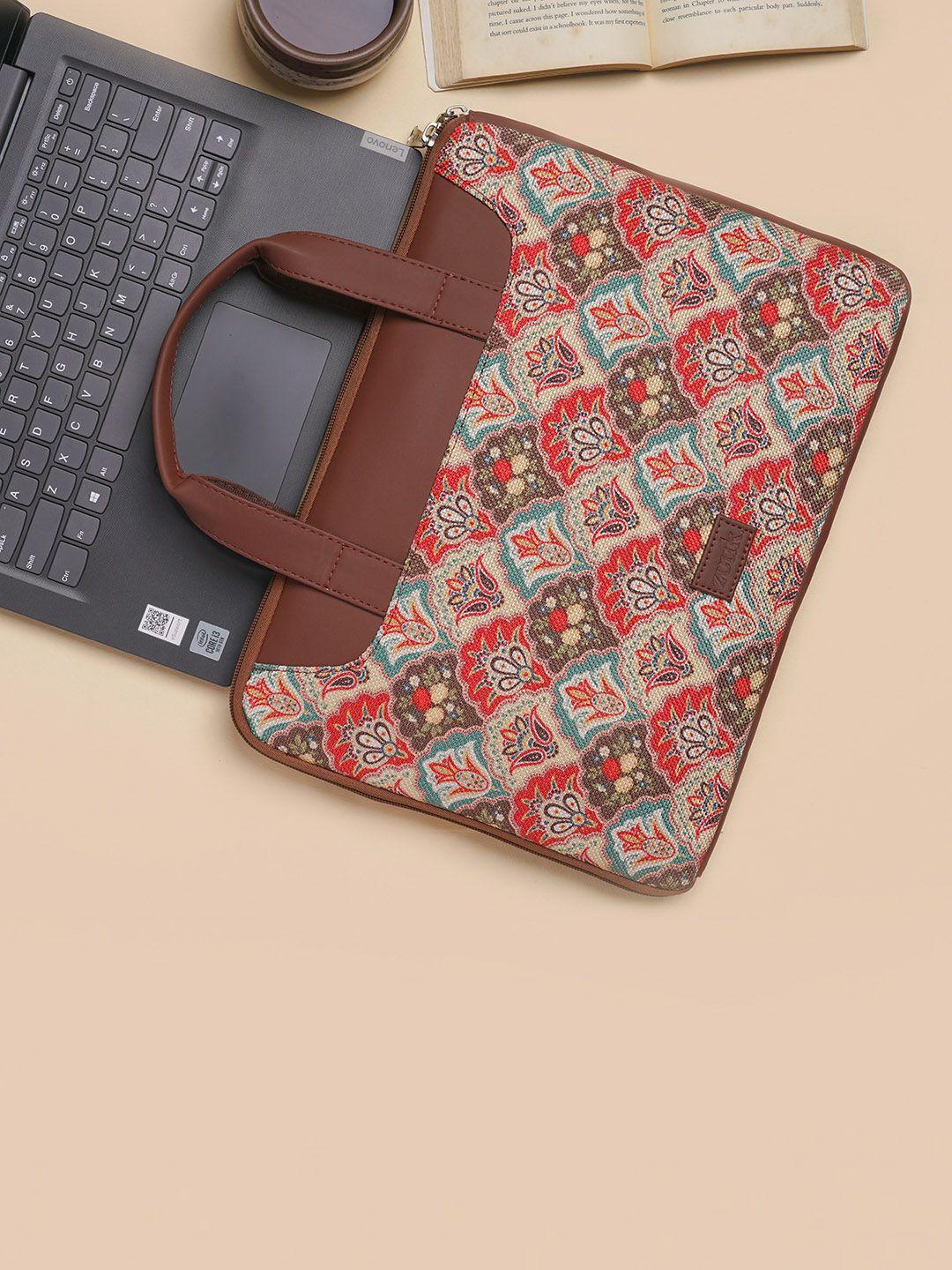 zouk women brown & red printed jute laptop sleeve