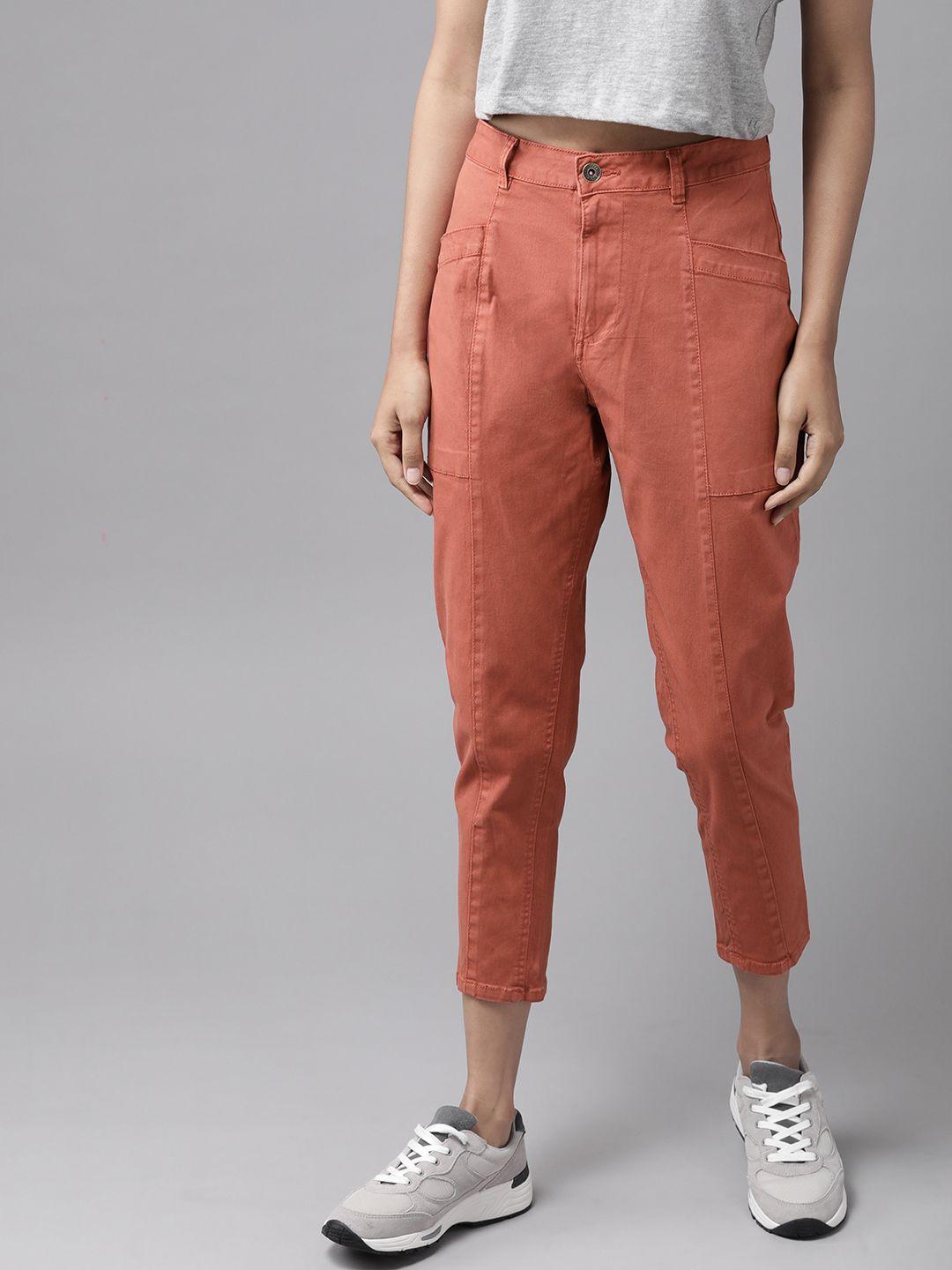 the-roadster-lifestyle-co-women-coral-orange-loose-fit-solid-cropped-regular-trousers