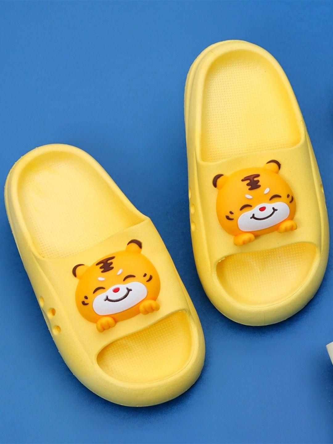 yellow-bee-boys-tiger-embellished-rubber-sliders
