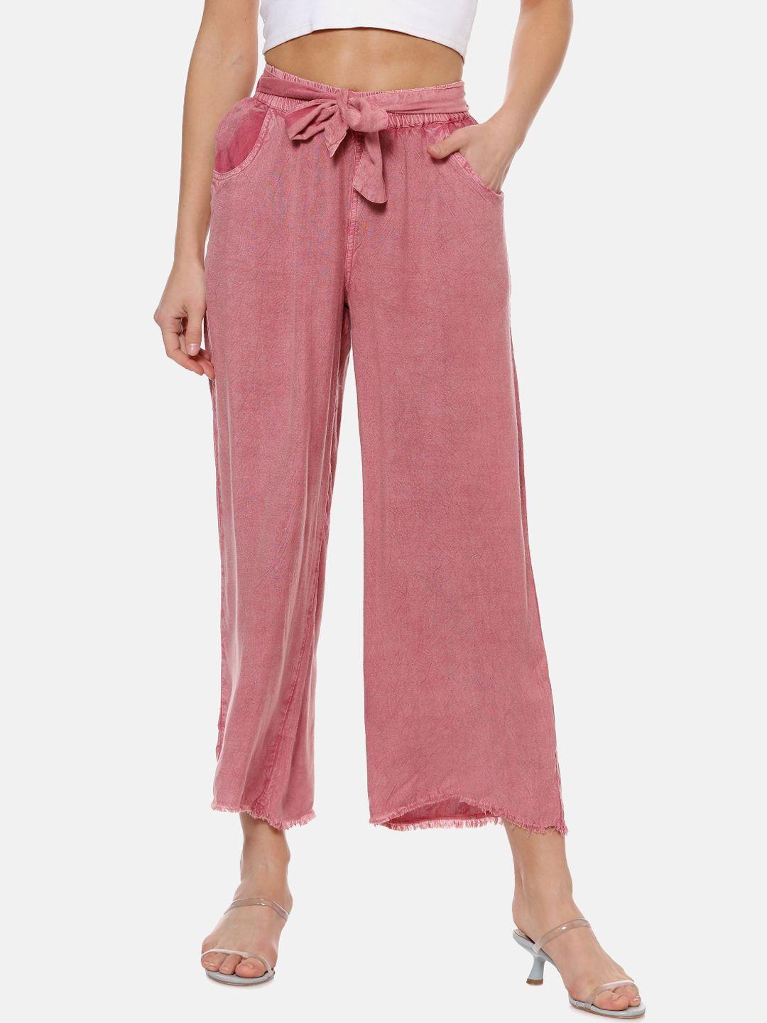 campus-sutra-women-pink-flared-solid-peg-trousers