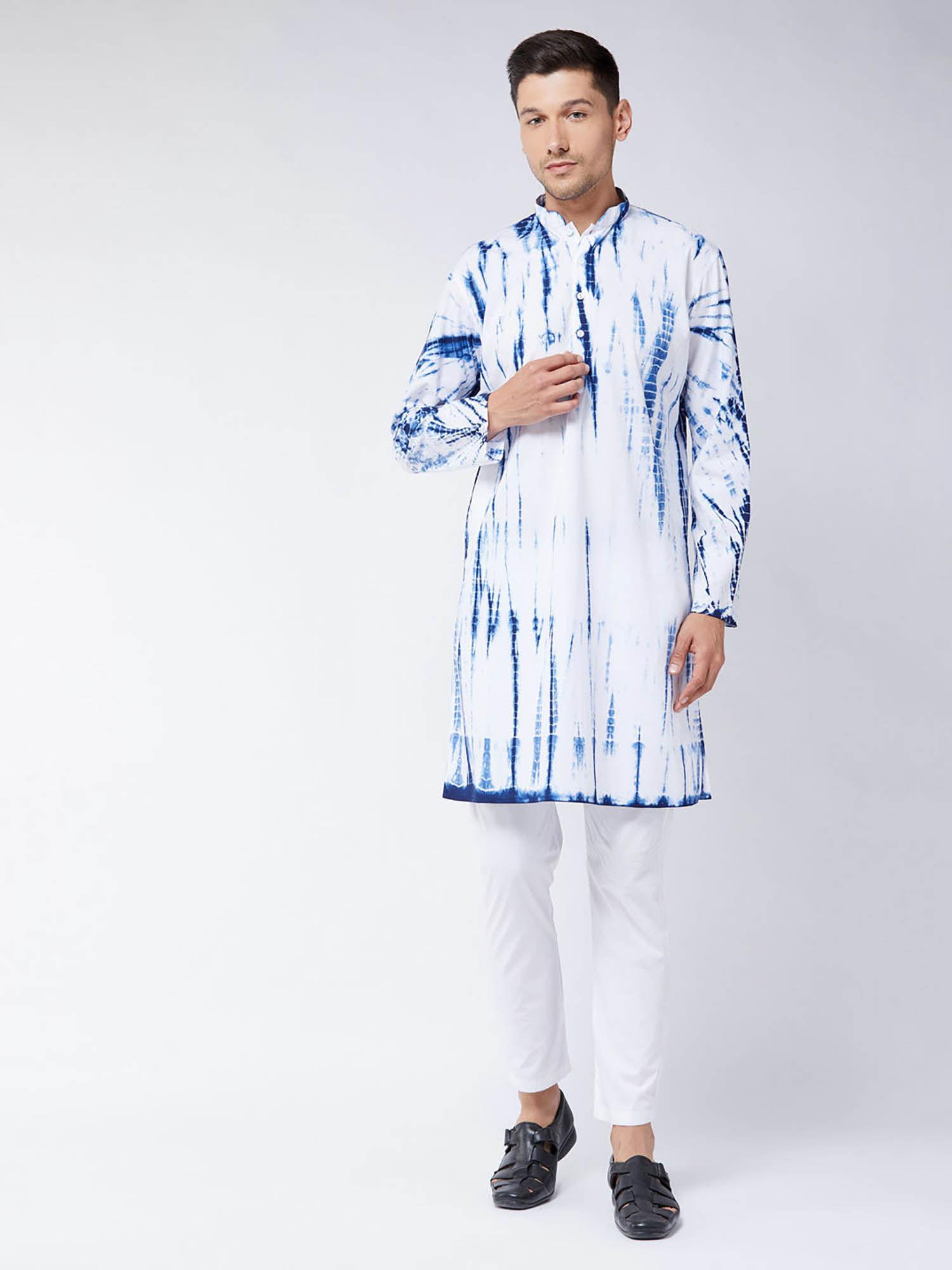 men-blue-&-white-pure-cotton-kurta-pyjama-(set-of-2)