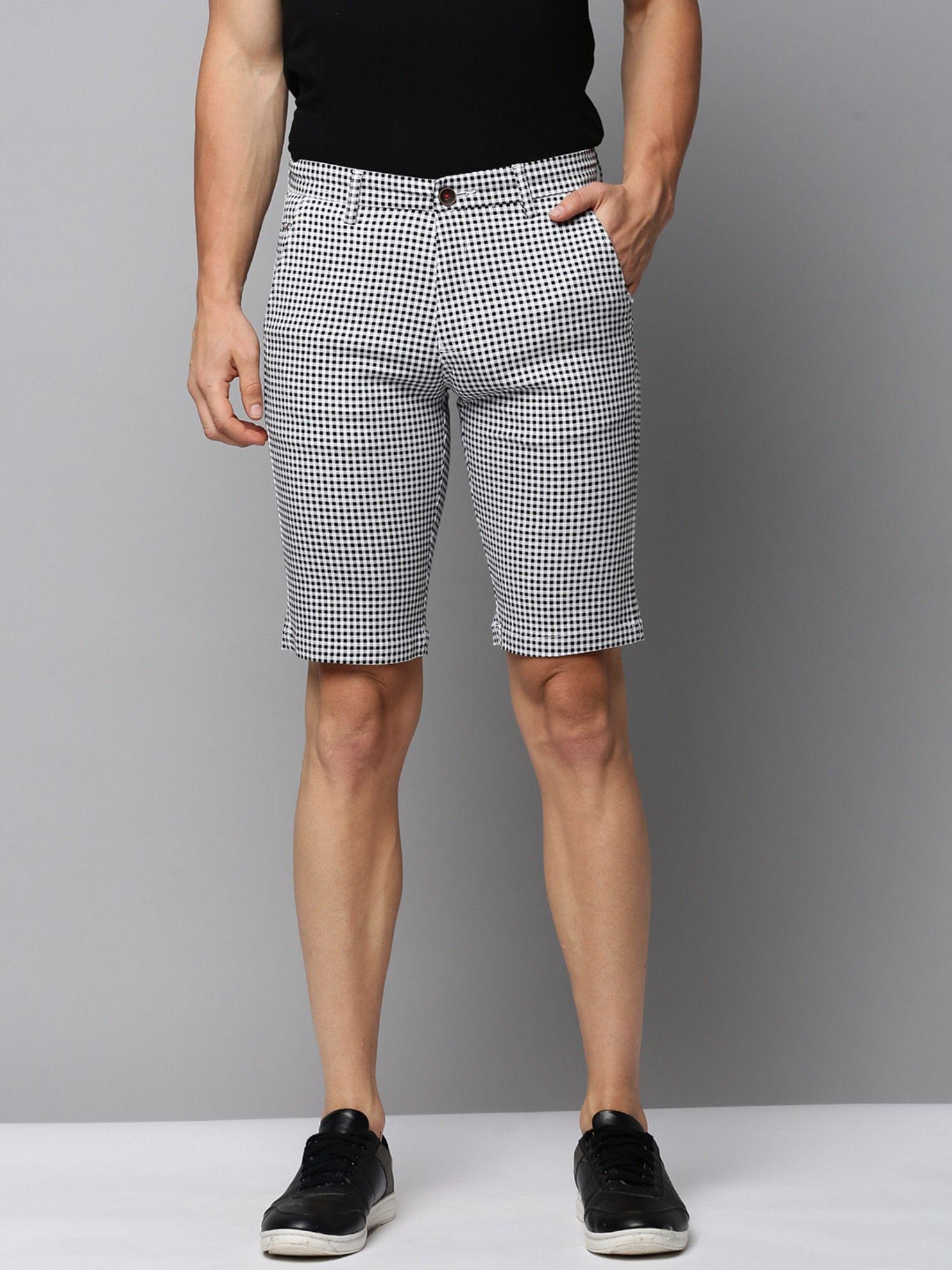 mens-knee-length-checked-white-mid-rise-regular-shorts
