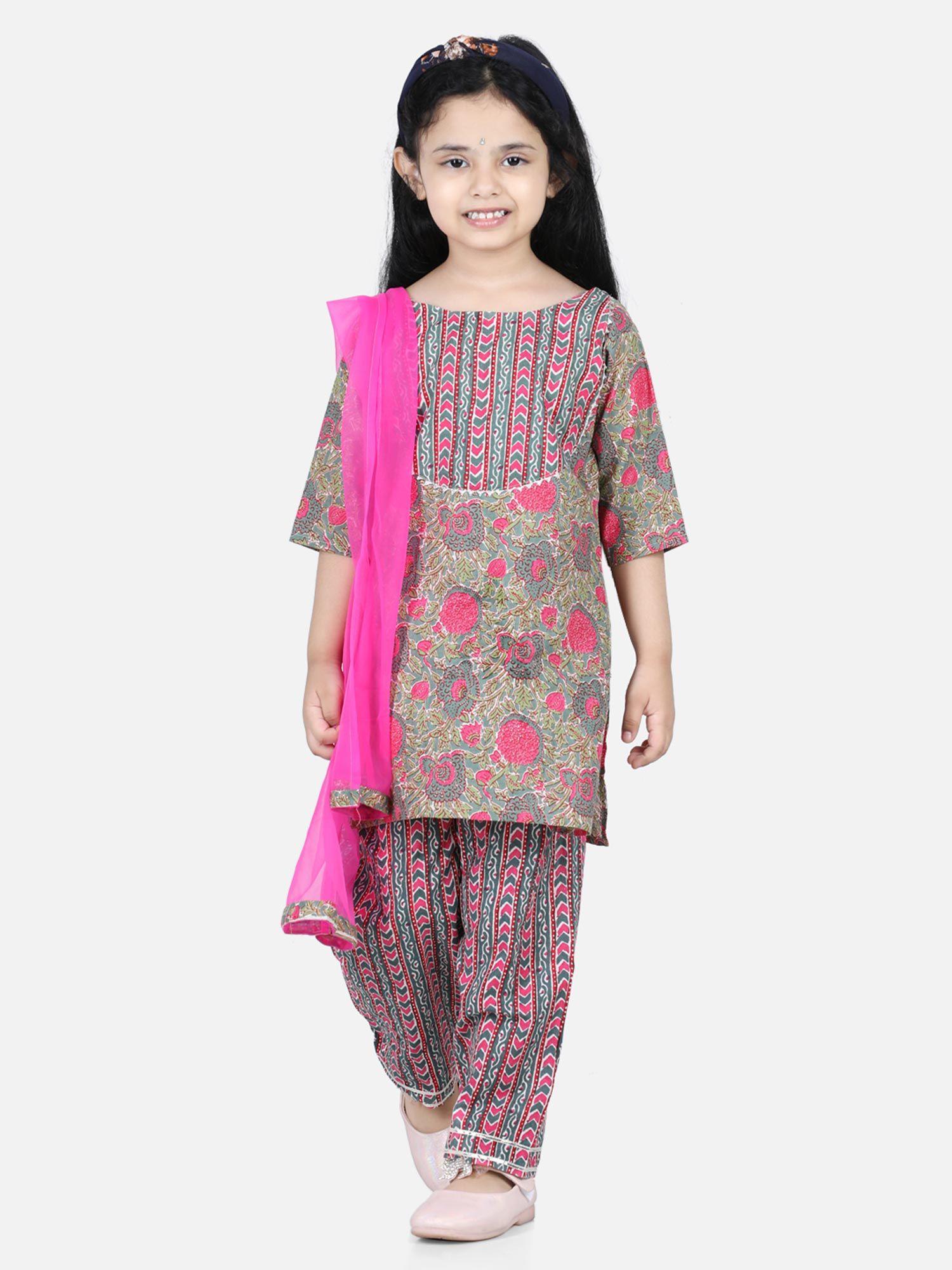 pure-cotton-printed-kurti-with-pant-for-girls---green-(set-of-3)