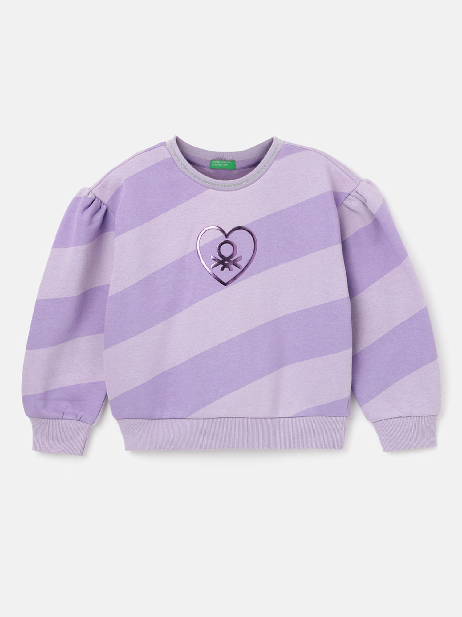 regular-fit-round-neck-diagonal-stripe-with-heart-sweatshirt
