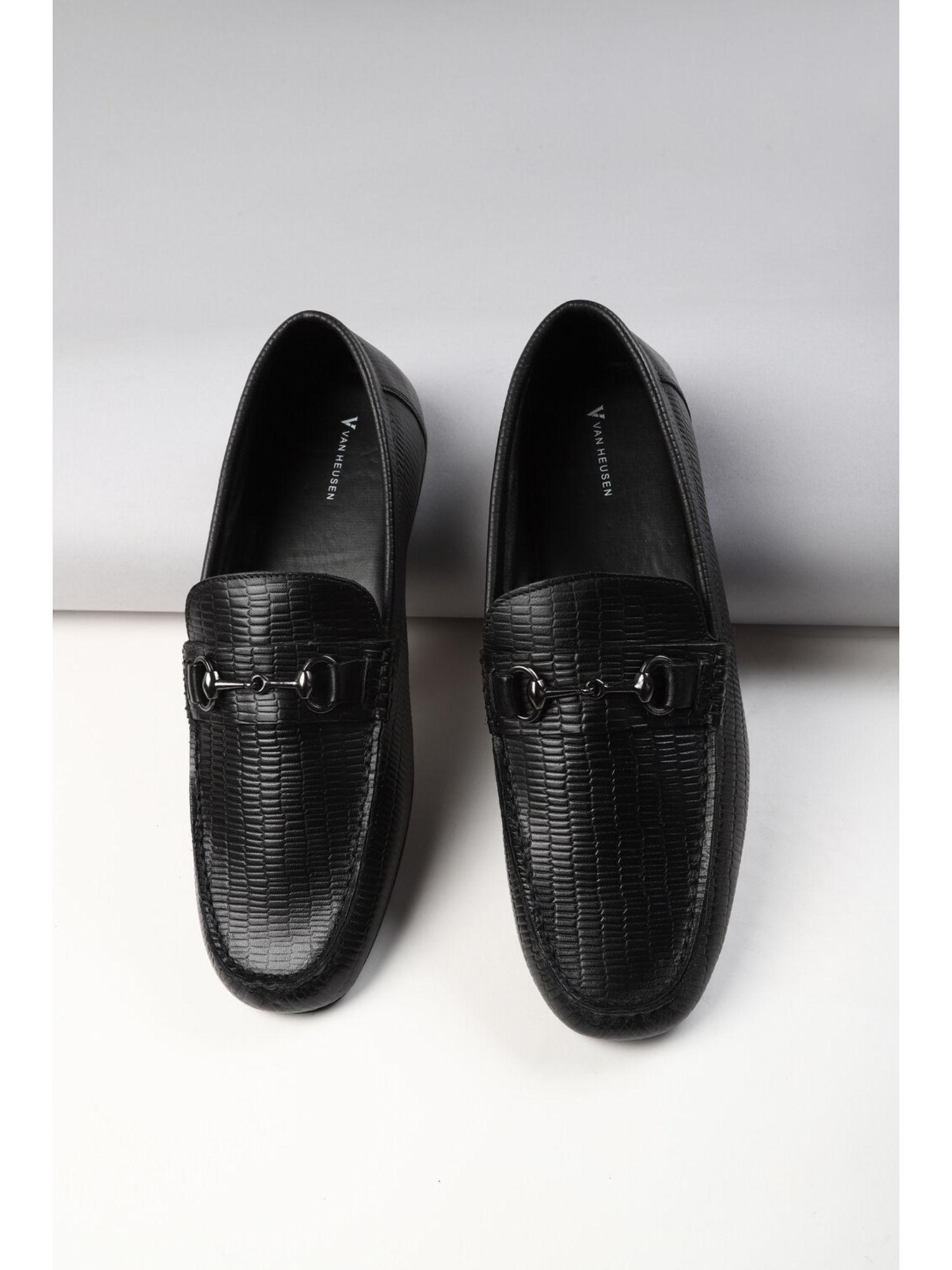 men-black-loafers