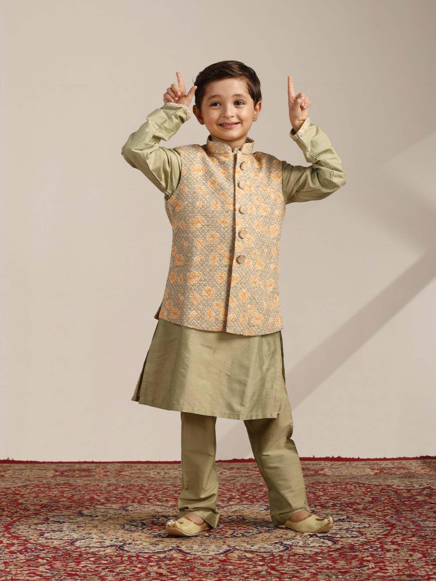 green-cotton-embroidered-mandarin-collar-kurta-jacket-pyjama-(set-of-3)