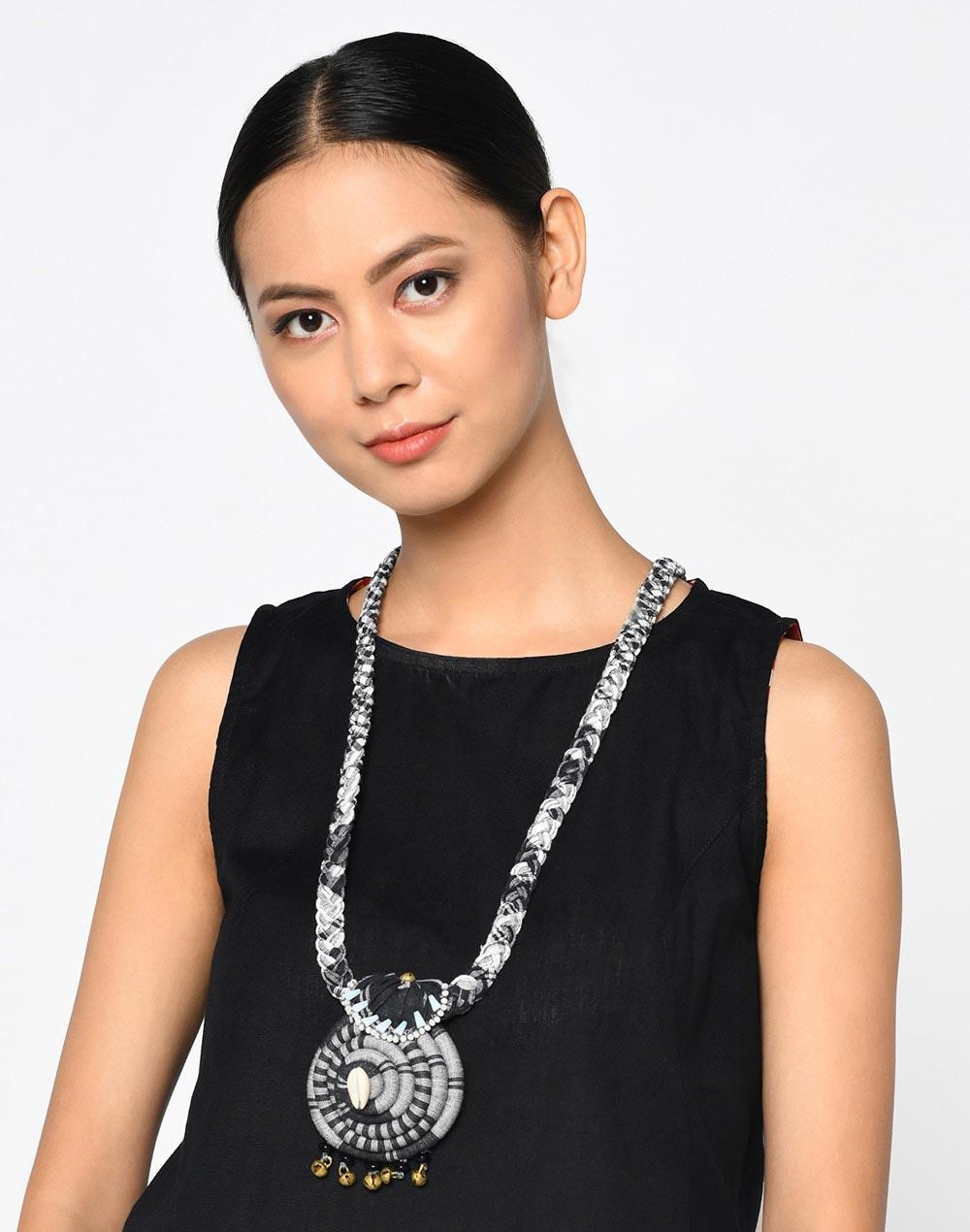 fabnu-fabric-black-princess-necklace