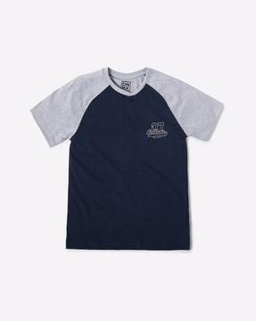 henley-t-shirt-with-raglan-sleeves
