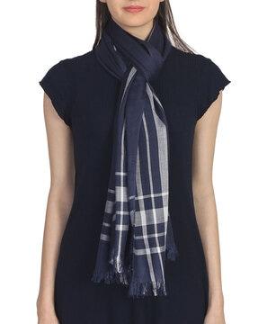 striped-stole-with-frayed-hems