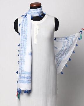 geometric-print-scarves-with-tassels