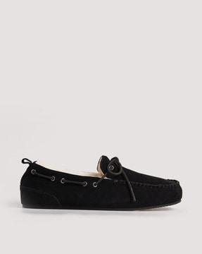 mocassin-slipper-lace-up-boat-shoes