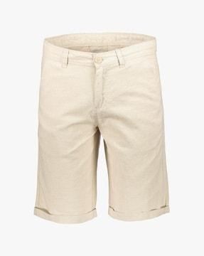 shorts-with-button-closure