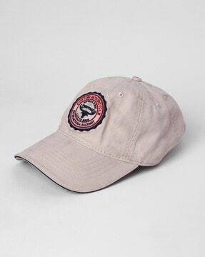 baseball-cap-with-logo-applique