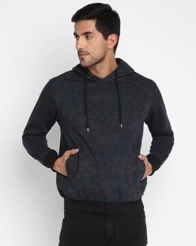 textured-hooded-sweatshirt