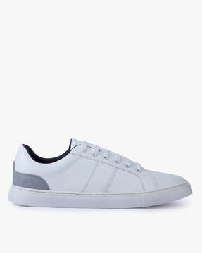 pilot-2-low-top-lace-up-sneakers