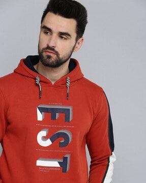 typographic-print-ribbed-hems-hoodie