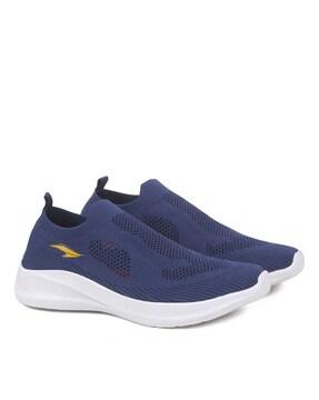 sports-shoes-with-knitted-upper