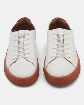 round-toe-lace-up-casual-shoes