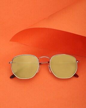 sunglasses-with-polarised-lens