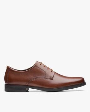 round-toe-derby-shoes