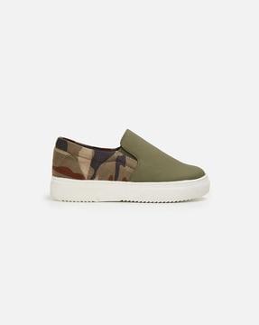 camouflage-print-slip-on-casual-shoes
