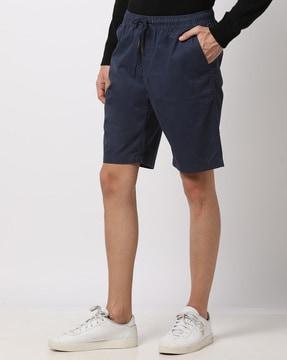 shorts-with-drawstring-waist