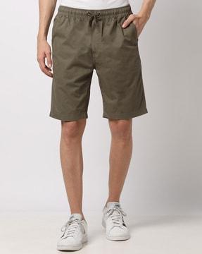 slim-fit-shorts-with-drawstring-waist