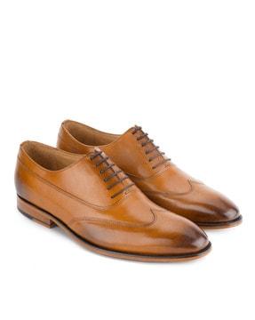 round-toe-lace-up-oxfords