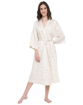 graphic-print-robe-with-belt