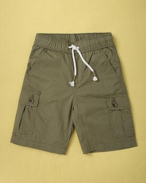 cargo-shorts-with-pockets