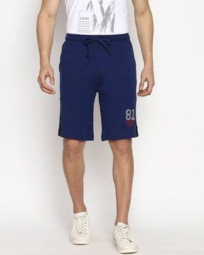 shorts-with-insert-pockets