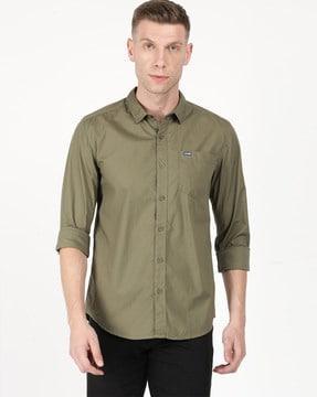 slim-fit-shirt-with-cutaway-collar