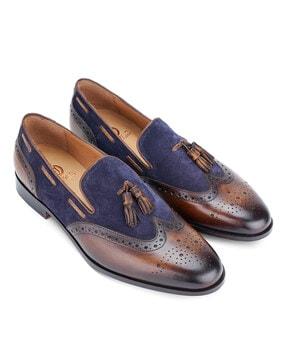 round-toe-oxfords-with-broguing