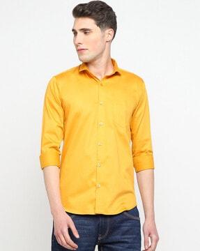 slim-fit-spread-collar-shirt