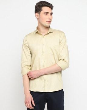 slim-fit-spread-collar-shirt